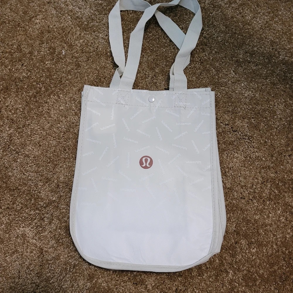 Lululemon reusable bag